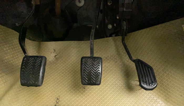 2013 Toyota Etios Liva G, Petrol, Manual, 75,804 km, Pedals