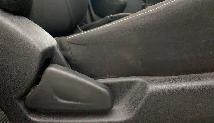 2019 Renault Kwid RXL, Petrol, Manual, 30,416 km, Driver Side Adjustment Panel