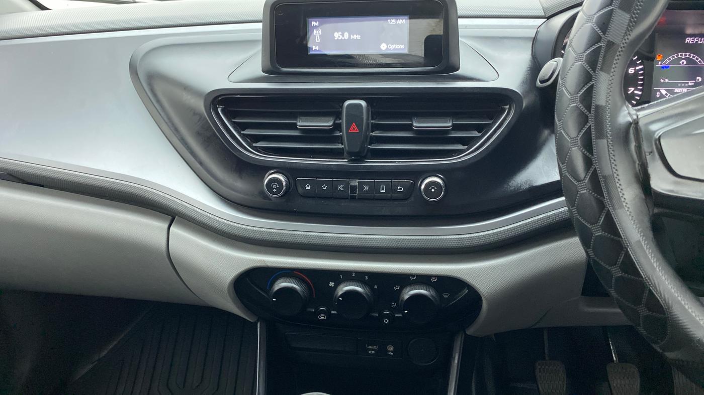 2020 Tata ALTROZ XE RHYTM, Petrol, Manual, 27,701 km, Air Conditioner