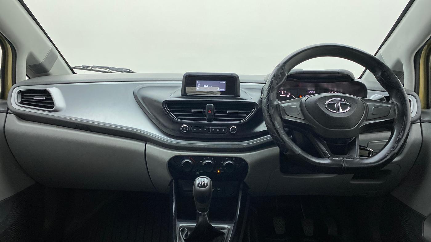 2020 Tata ALTROZ XE RHYTM, Petrol, Manual, 27,701 km, Dashboard