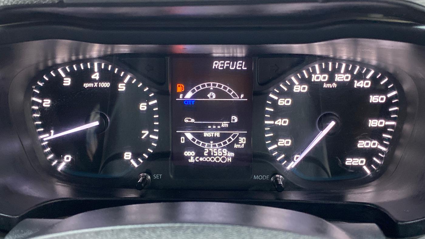 2020 Tata ALTROZ XE RHYTM, Petrol, Manual, 27,701 km, Odometer Image