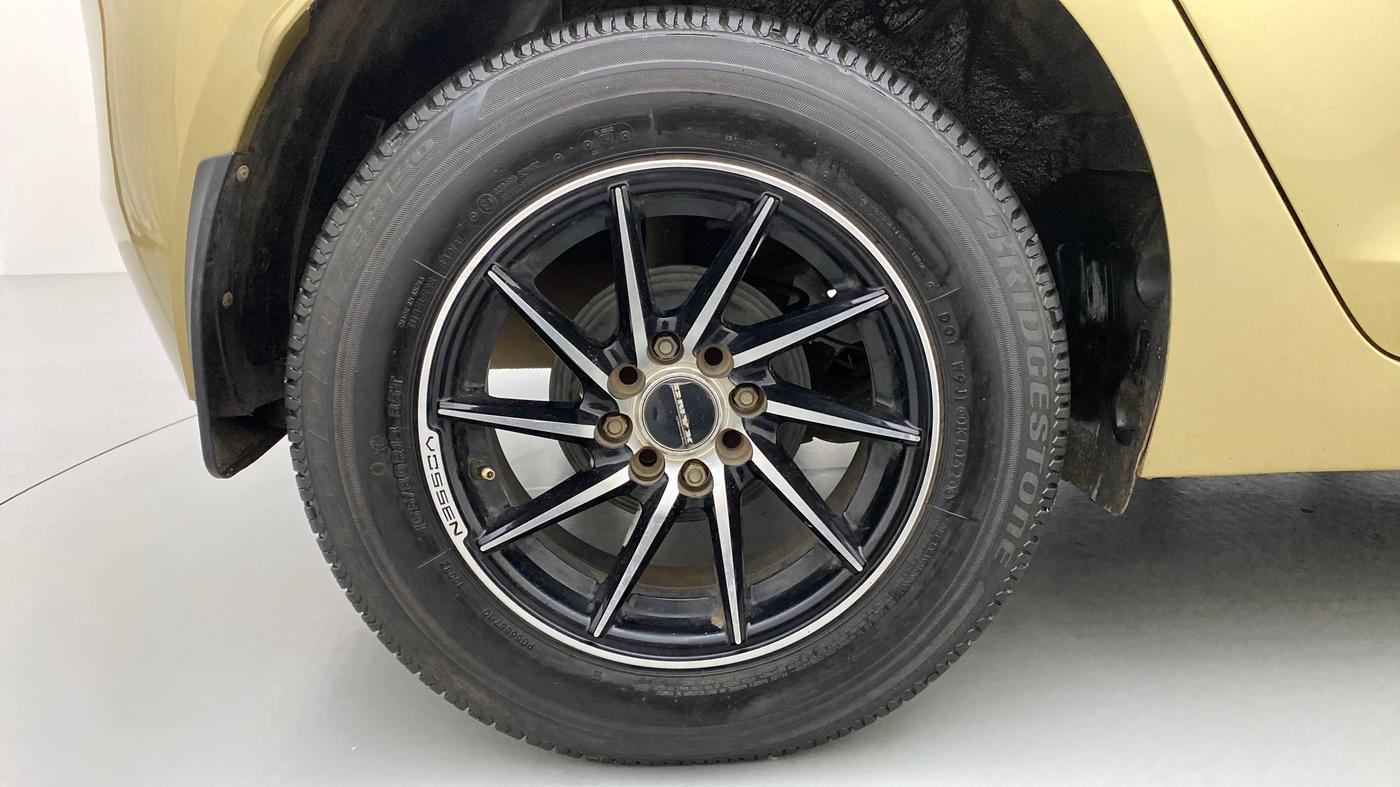 2020 Tata ALTROZ XE RHYTM, Petrol, Manual, 27,701 km, Right Rear Wheel