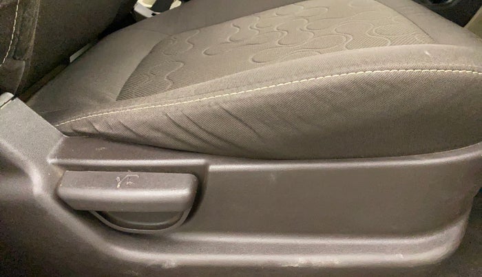 2012 Hyundai i20 MAGNA (O) 1.2, Petrol, Manual, 44,111 km, Driver Side Adjustment Panel