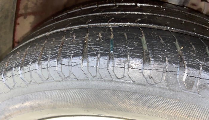 2018 Hyundai Verna 1.6 VTVT SX (O) AT, Petrol, Automatic, 38,054 km, Right Front Tyre Tread