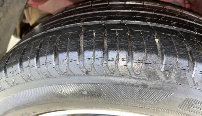 2018 Hyundai Verna 1.6 VTVT SX (O) AT, Petrol, Automatic, 38,054 km, Right Rear Tyre Tread