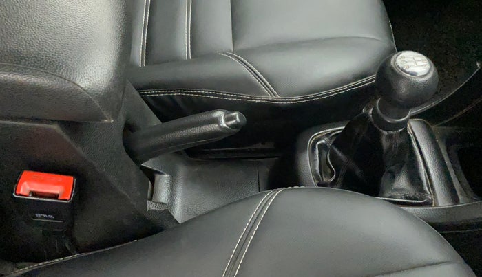 2015 Maruti Swift LXI (O), Petrol, Manual, 87,184 km, Gear Lever