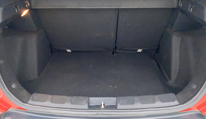 2018 Tata NEXON XZA + 1.2 PETROL A/T, Petrol, Automatic, 44,828 km, Boot Inside