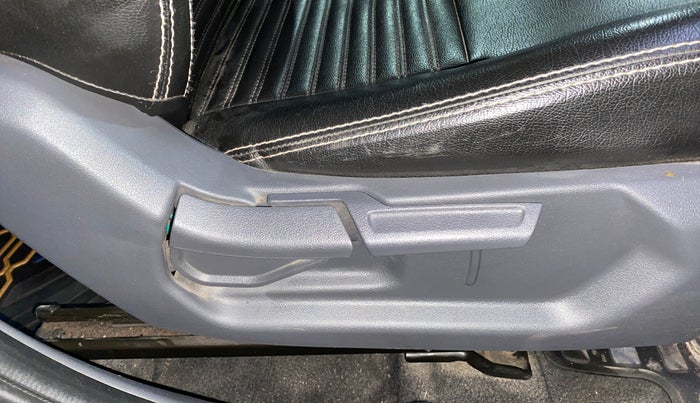 2022 Hyundai GRAND I10 NIOS ASTA 1.2 KAPPA VTVT, Petrol, Manual, 56,783 km, Driver Side Adjustment Panel