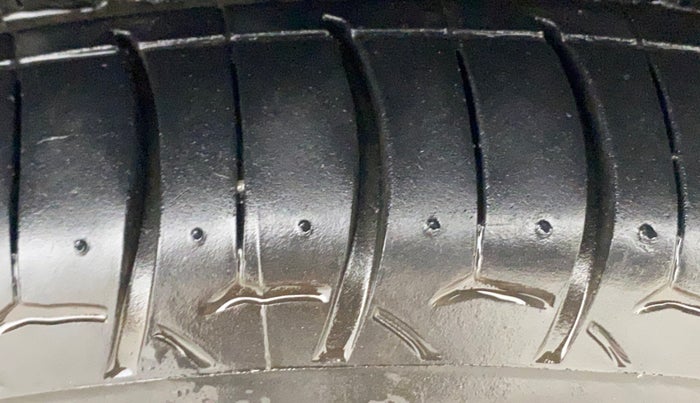 2018 Maruti Baleno ZETA PETROL 1.2, Petrol, Manual, 84,237 km, Right Front Tyre Tread