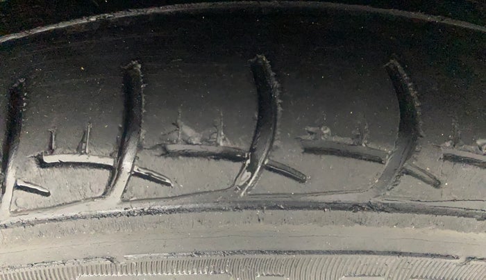 2017 Maruti Baleno DELTA CVT PETROL 1.2, Petrol, Automatic, 1,13,244 km, Right Front Tyre Tread