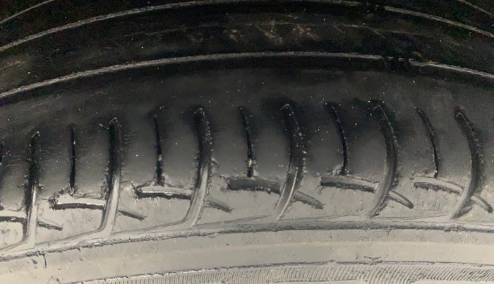 2017 Maruti Baleno DELTA CVT PETROL 1.2, Petrol, Automatic, 1,13,244 km, Right Rear Tyre Tread