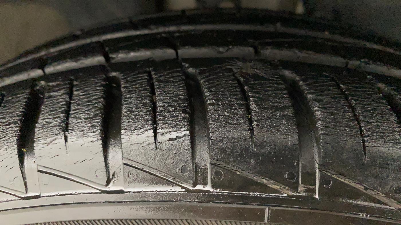 2019 Renault Kwid RXT 1.0 AMT (O), Petrol, Automatic, 19,877 km, Right Front Tyre Tread