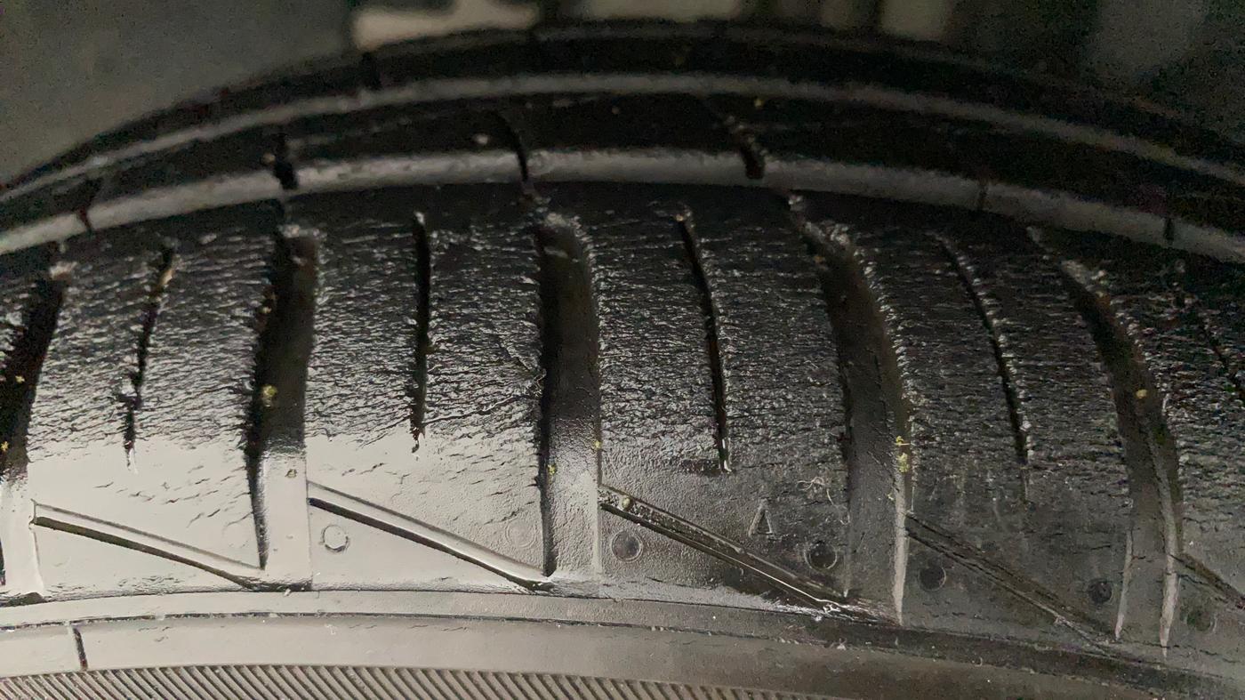 2019 Renault Kwid RXT 1.0 AMT (O), Petrol, Automatic, 19,877 km, Left Front Tyre Tread