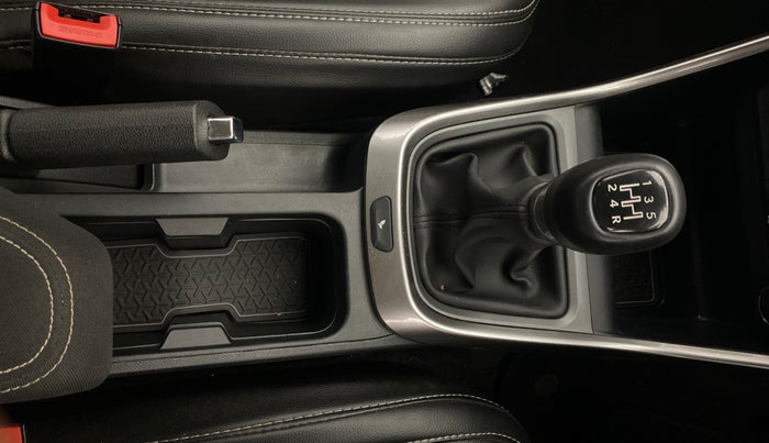 2024 Tata ALTROZ XZ PETROL, Petrol, Manual, 11,792 km, Gear Lever