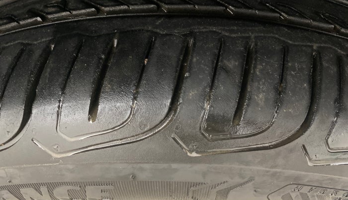 2024 Tata ALTROZ XZ PETROL, Petrol, Manual, 11,792 km, Right Front Tyre Tread