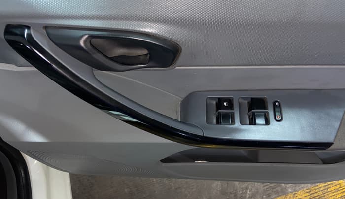 2022 Tata TIGOR XZ CNG, CNG, Manual, 38,843 km, Driver Side Door Panels Control