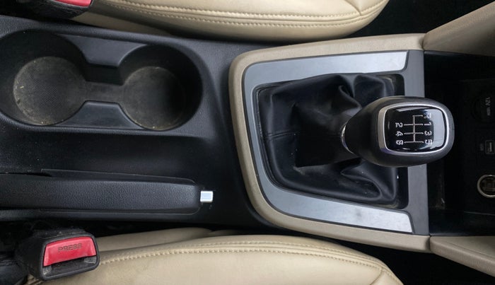 2021 Hyundai New Elantra 2.0 SX MT PETROL, Petrol, Manual, 64,083 km, Gear Lever