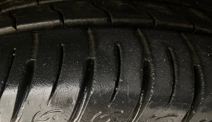 2021 Hyundai New Elantra 2.0 SX MT PETROL, Petrol, Manual, 64,083 km, Right Front Tyre Tread