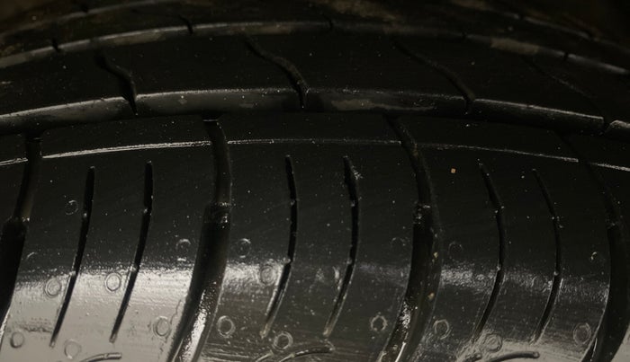 2021 Hyundai New Elantra 2.0 SX MT PETROL, Petrol, Manual, 64,083 km, Right Rear Tyre Tread