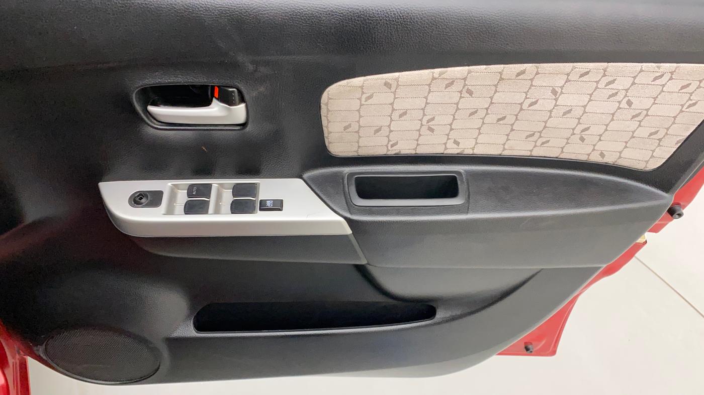 2015 Maruti Wagon R 1.0 VXI, Petrol, Manual, 27,184 km, Driver Side Door Panels Control