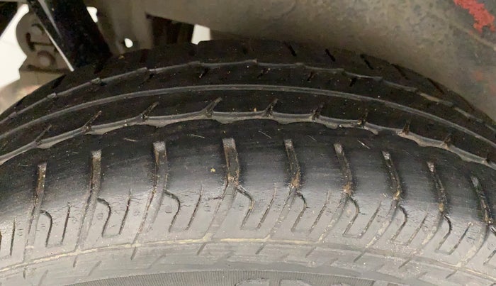 2015 Maruti Wagon R 1.0 VXI, Petrol, Manual, 27,184 km, Right Rear Tyre Tread