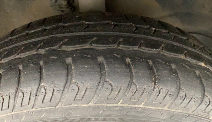 2015 Maruti Wagon R 1.0 VXI, Petrol, Manual, 27,184 km, Right Front Tyre Tread