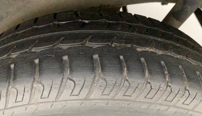 2015 Maruti Wagon R 1.0 VXI, Petrol, Manual, 27,184 km, Left Rear Tyre Tread