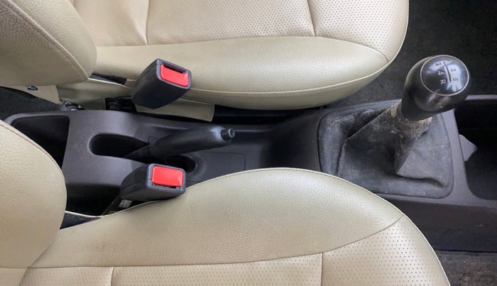 2017 Hyundai Eon ERA +, Petrol, Manual, 40,002 km, Gear Lever