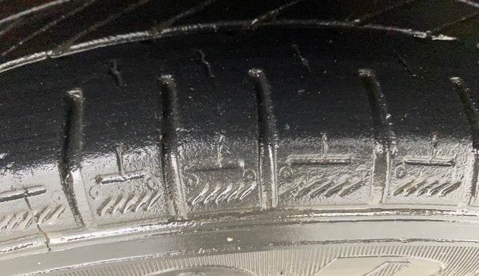 2017 Hyundai Eon ERA +, Petrol, Manual, 40,002 km, Right Front Tyre Tread