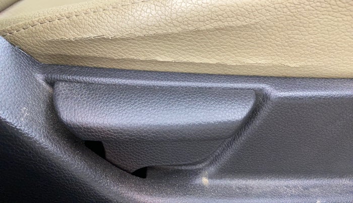 2017 Hyundai Eon ERA +, Petrol, Manual, 40,002 km, Driver Side Adjustment Panel