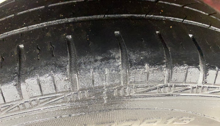 2017 Hyundai Eon ERA +, Petrol, Manual, 40,002 km, Right Rear Tyre Tread