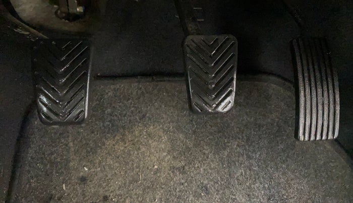 2017 Hyundai Eon ERA +, Petrol, Manual, 40,002 km, Pedals