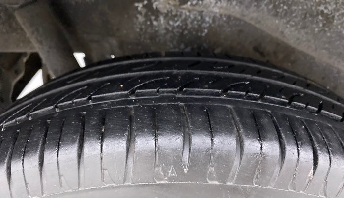 2013 Maruti Wagon R 1.0 VXI, Petrol, Manual, 62,438 km, Right Rear Tyre Tread