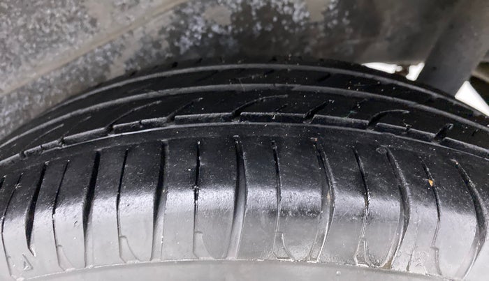 2013 Maruti Wagon R 1.0 VXI, Petrol, Manual, 62,438 km, Left Rear Tyre Tread