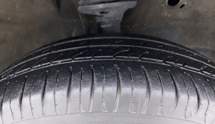 2013 Maruti Wagon R 1.0 VXI, Petrol, Manual, 62,438 km, Right Front Tyre Tread
