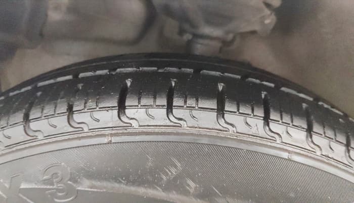 2021 Maruti Celerio VXI CNG, CNG, Manual, 50,226 km, Left Front Tyre Tread