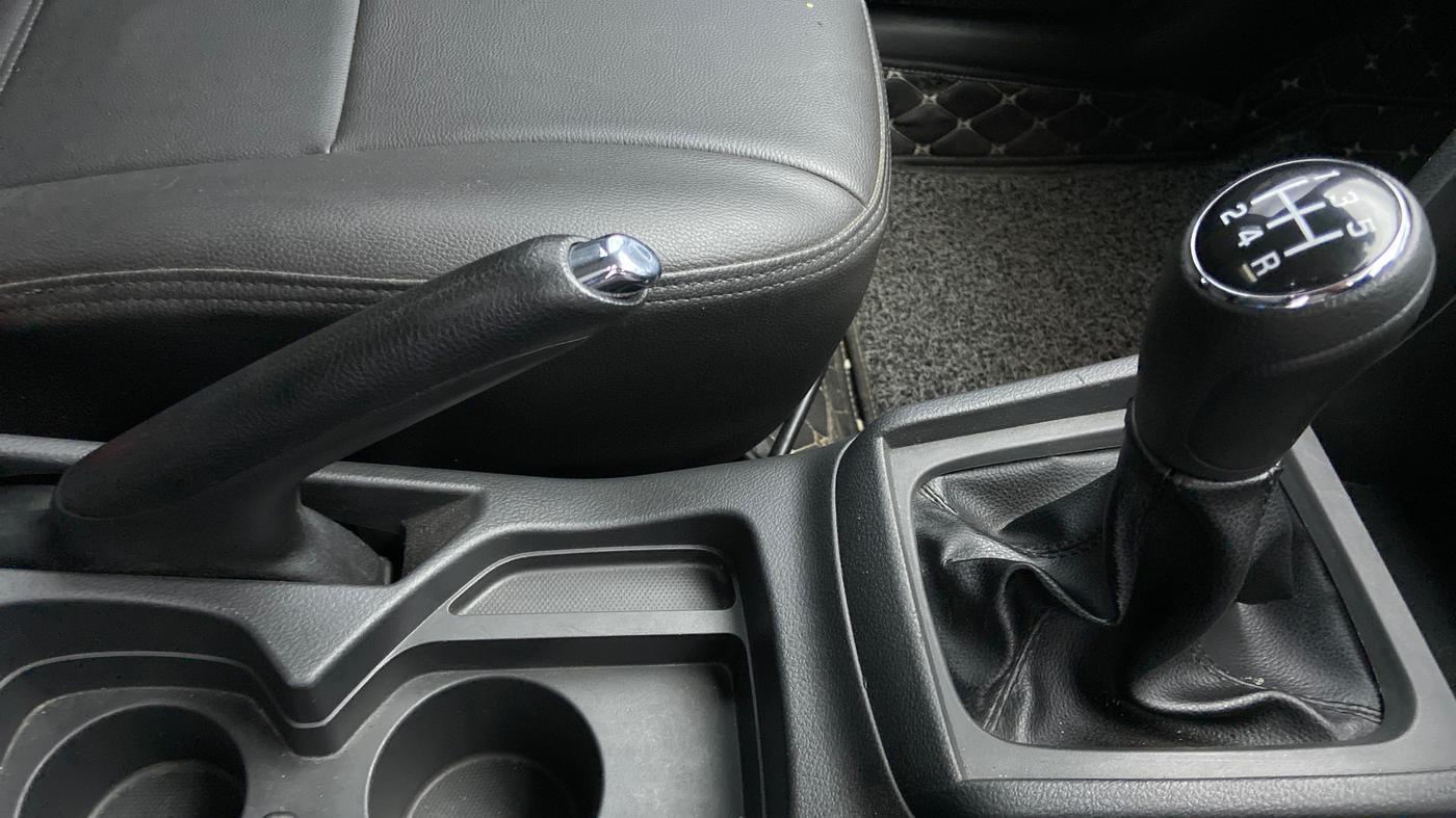 2016 Maruti Vitara Brezza ZDI PLUS DUAL TONE, Diesel, Manual, 57,697 km, Gear Lever