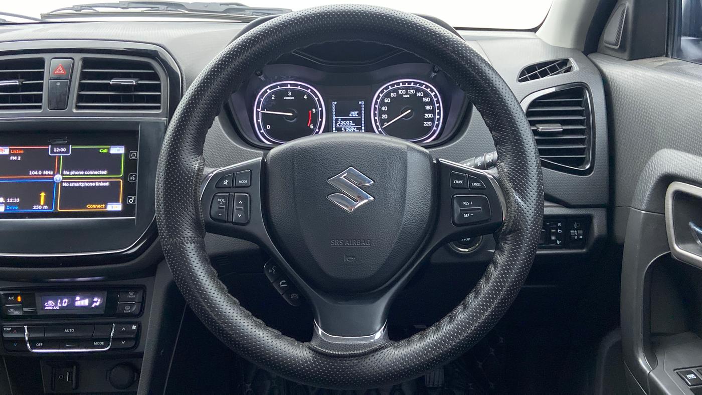 2016 Maruti Vitara Brezza ZDI PLUS DUAL TONE, Diesel, Manual, 57,697 km, Steering Wheel Close Up