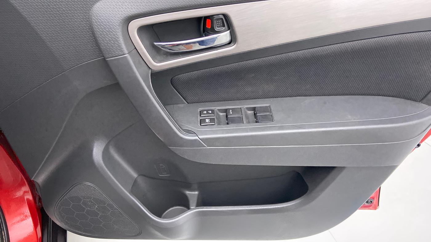 2016 Maruti Vitara Brezza ZDI PLUS DUAL TONE, Diesel, Manual, 57,697 km, Driver Side Door Panels Control