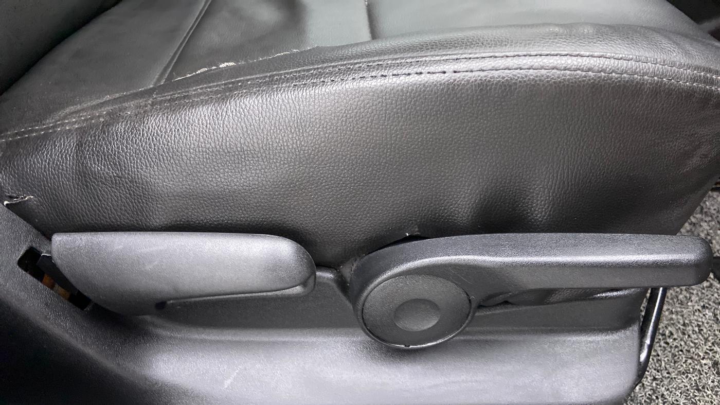2016 Maruti Vitara Brezza ZDI PLUS DUAL TONE, Diesel, Manual, 57,697 km, Driver Side Adjustment Panel