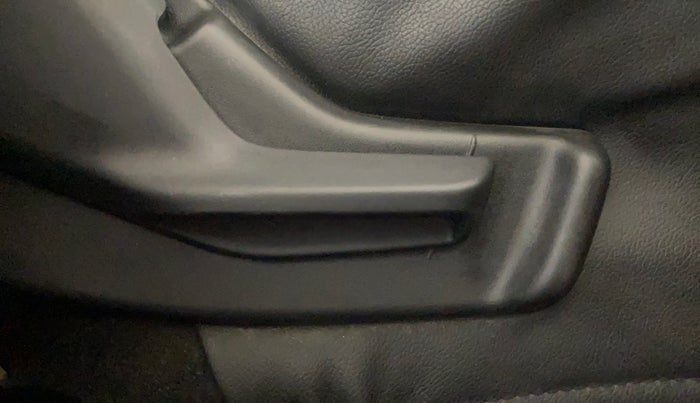 2017 Maruti IGNIS DELTA 1.2, Petrol, Manual, 39,610 km, Driver Side Adjustment Panel