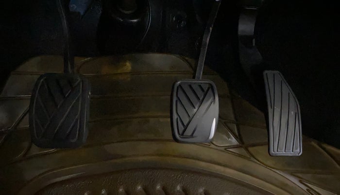 2017 Maruti IGNIS DELTA 1.2, Petrol, Manual, 39,610 km, Pedals