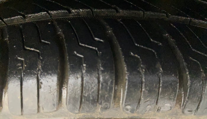 2016 Maruti Celerio ZXI (O), Petrol, Manual, 96,750 km, Right Front Tyre Tread