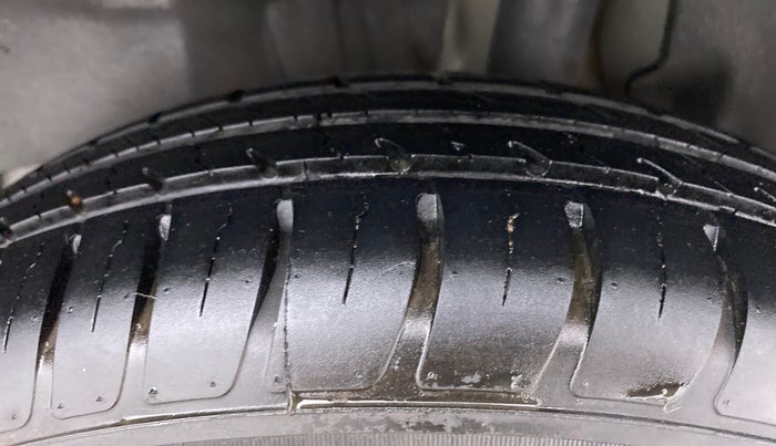 2021 Maruti Swift VXI AMT D, Petrol, Automatic, 14,397 km, Left Rear Tyre Tread