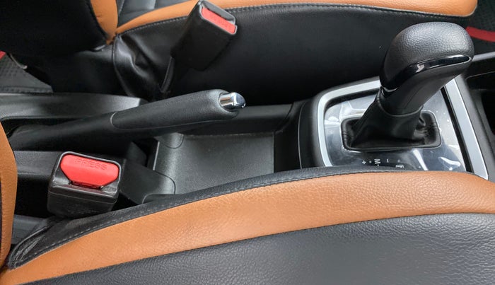 2021 Maruti Swift VXI AMT D, Petrol, Automatic, 14,397 km, Gear Lever