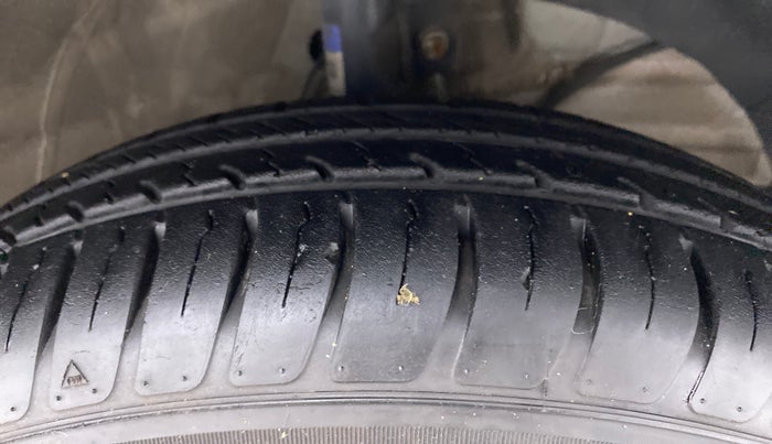 2021 Maruti Swift VXI AMT D, Petrol, Automatic, 14,397 km, Right Front Tyre Tread