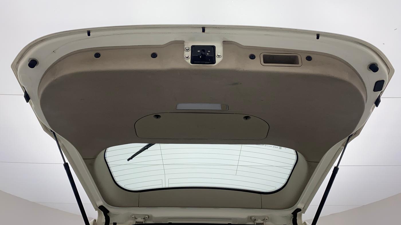 2017 Mahindra XUV500 W10 AT, Diesel, Automatic, 80,138 km, Boot Door Open