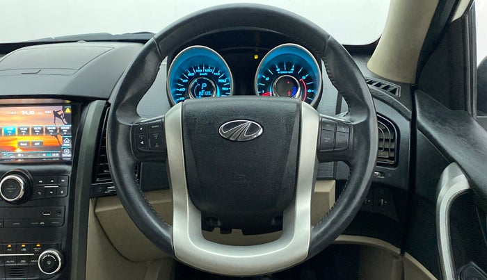 2017 Mahindra XUV500 W10 AT, Diesel, Automatic, 80,138 km, Steering Wheel Close Up