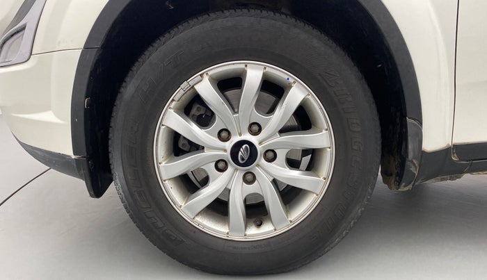 2017 Mahindra XUV500 W10 AT, Diesel, Automatic, 80,138 km, Left Front Wheel