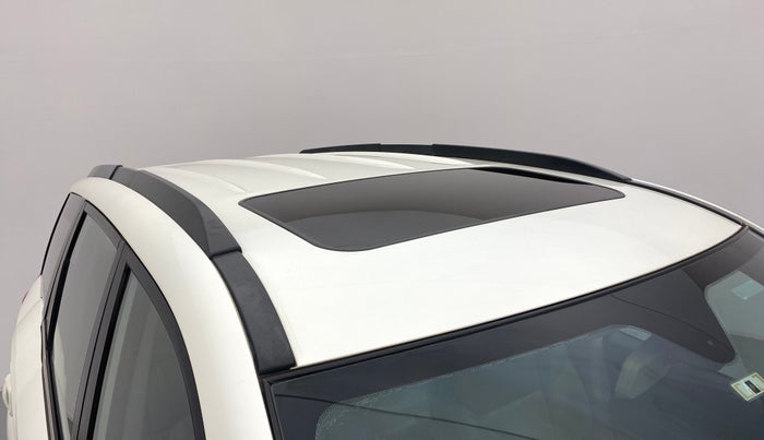 2017 Mahindra XUV500 W10 AT, Diesel, Automatic, 80,138 km, Roof